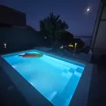 Luxury Duce With Private Pool Apartman