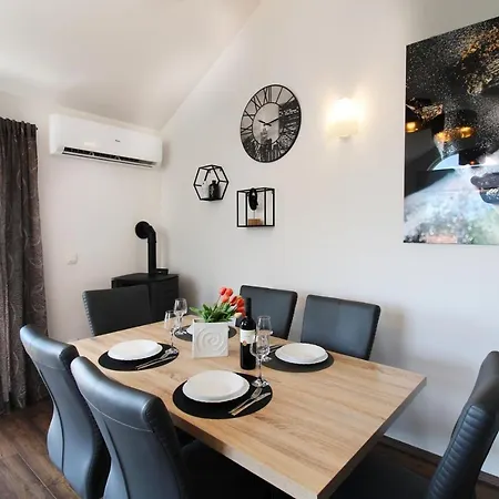 Luxury Duce With Private Pool Apartment