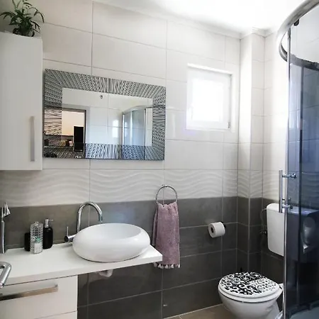 Luxury Duce With Private Pool Apartment *