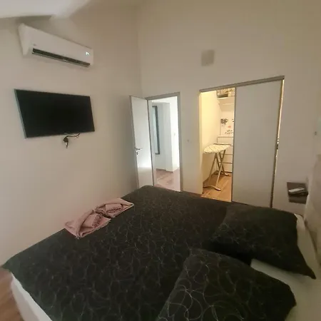 Luxury Apartment Duce With Private Pool Omis