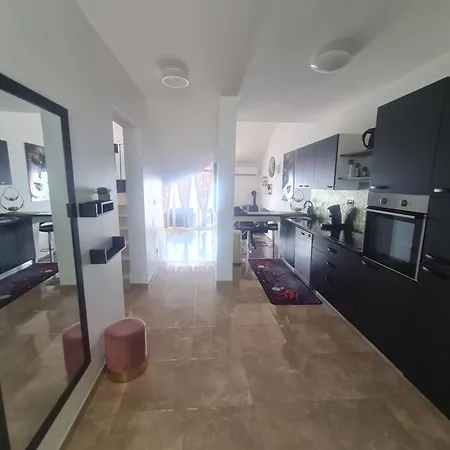Luxury Duce With Private Pool Apartment
