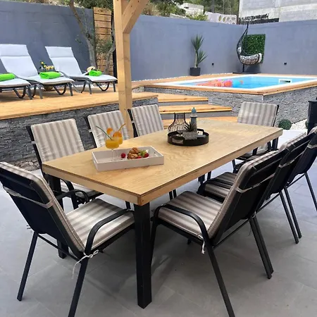 Luxury Duce With Private Pool Omiš