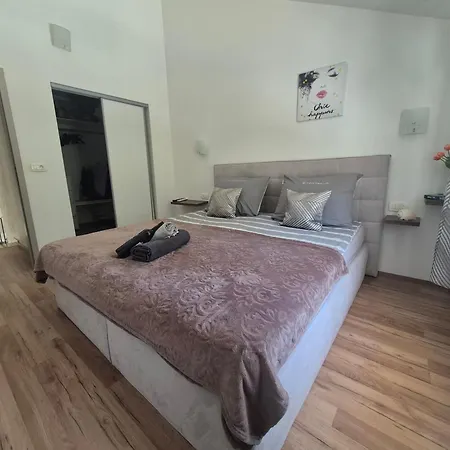 Διαμέρισμα Luxury Duce With Private Pool