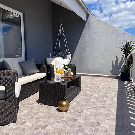 Luxury Duce With Private Pool Διαμέρισμα Omiš