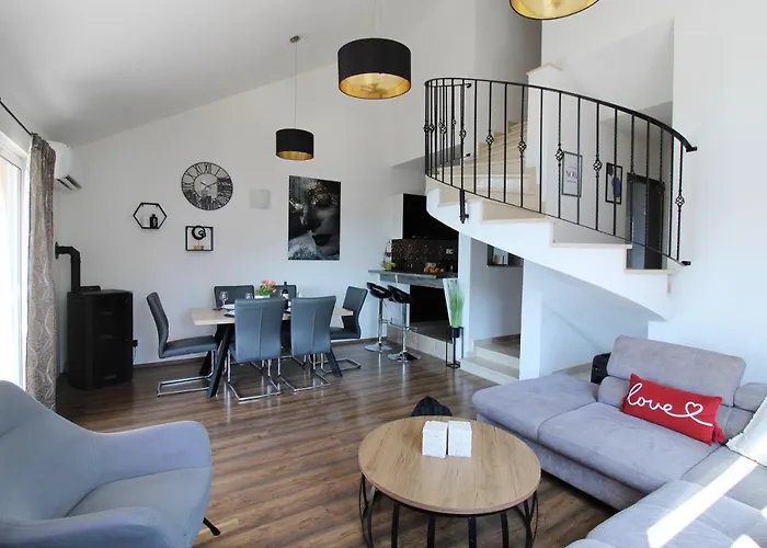 Luxury Duce With Private Pool Apartment Omis