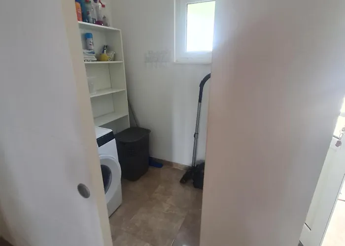 Luxury Apartment Duce With Private Pool Апартаменты Омиш