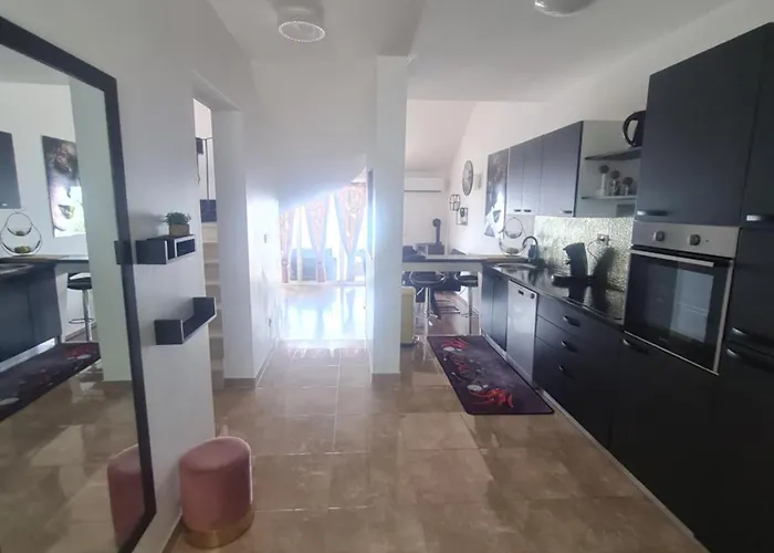 Luxury Duce With Private Pool Apartment